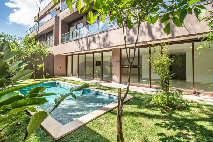 Casa de Condominio - 4 Dormitórios (Suítes) à Venda no Jardim dos Estados - São Paulo/SP