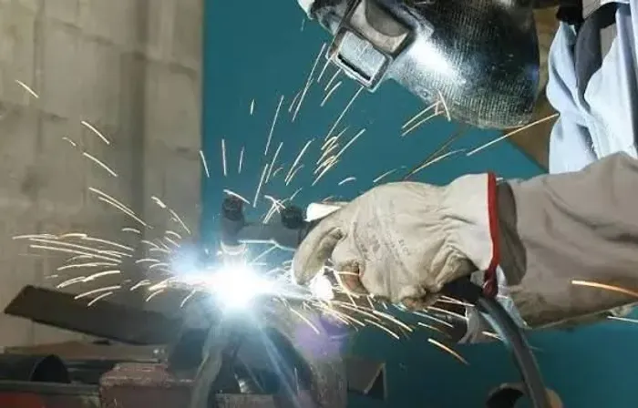 Serralheiro e soldador