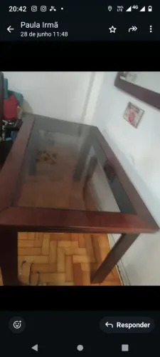 Mesa de Jantar em Madeira com Tampo de Vidro com cadeiras