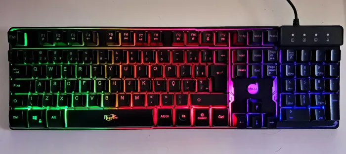 Teclado Gamer Daz Rapid Fire Revolution, RGB e Antighosting