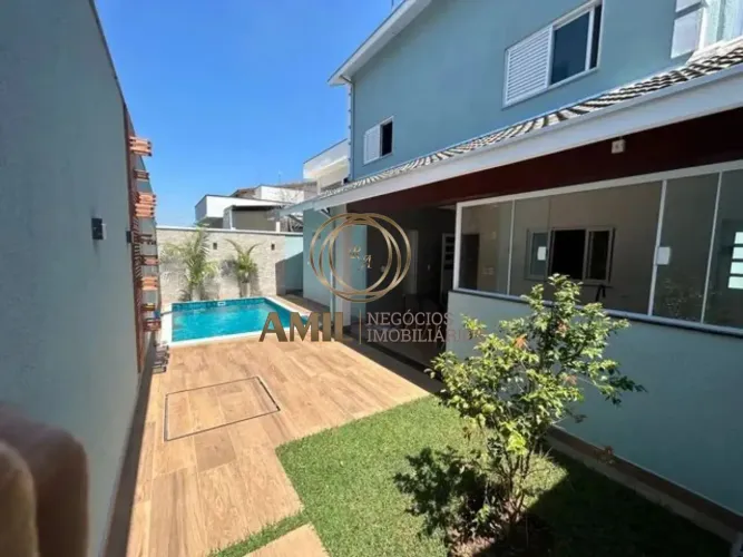 Casa com Piscina / Condomínio Bosque dos Manacás/ 03 dormitórios / 231m²/ Jacareí