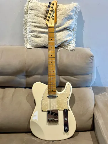Guitarra Seizi Telecaster 