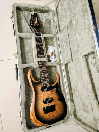 Guitarra Ibanez Axion Label 7 cordas