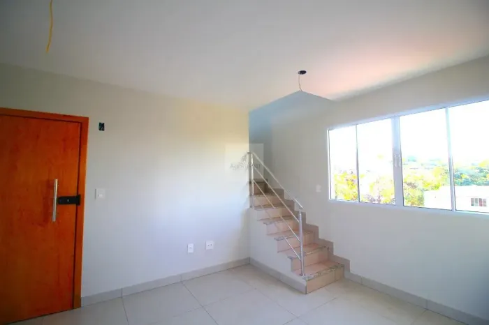 Cobertura à venda em Belo Horizonte-MG, bairro Santa Mônica: 2 quartos, 2 salas, 2 banheir