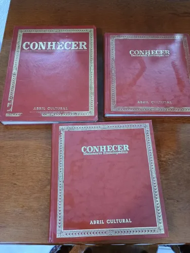 Coleção enciclopédia antiga.
