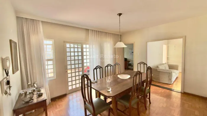 Casa para aluguel, 4 quartos, 206m² de área no São Pedro