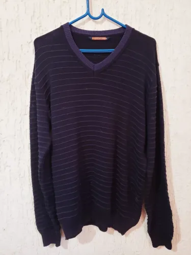 Suéter V-Neck Azul Escuro