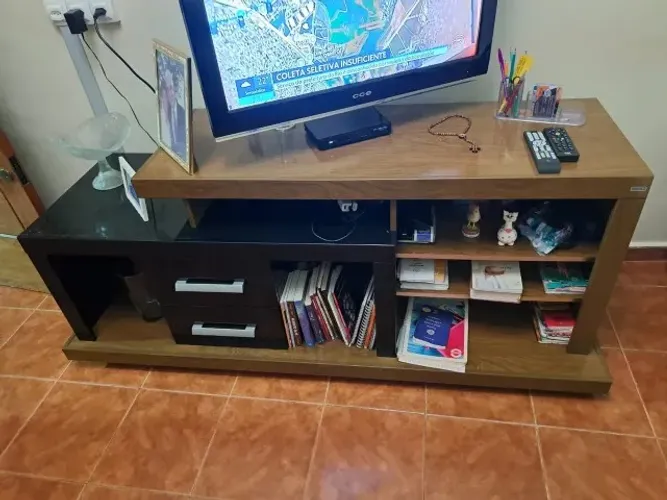 Rack em MDF com 2 gavetas