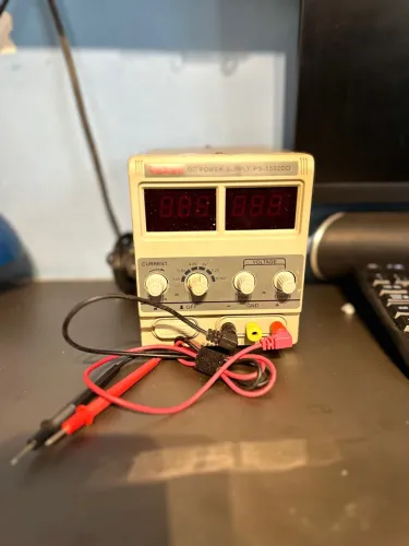  Fonte de bancada Yaxun  DC PS-1502DD