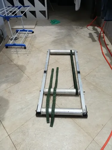 Vendo rolo de treino usado todo no alumínio, equipamento top.Acompanha 02 esteiras extras.