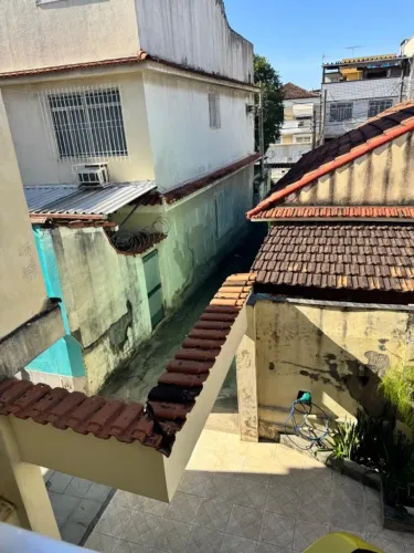 VENDO EXCELENTE CASA EM OLARIA EM VILA