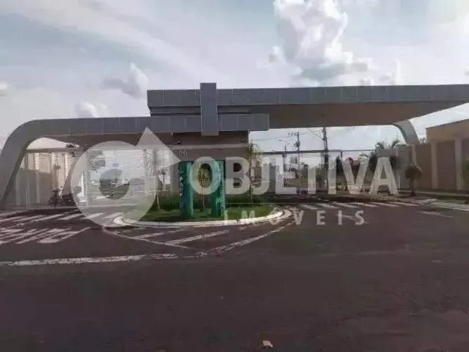 Excelente lote dentro do condomínio fechado park sul Uberlândia disponível para compra