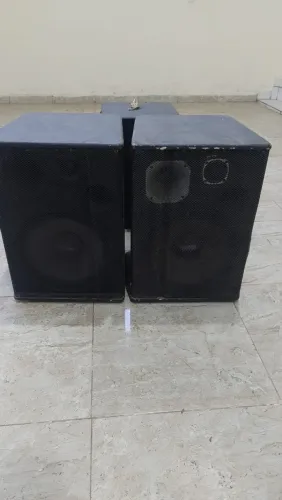 Caixas de Som Frontal modelo EAW FR153e