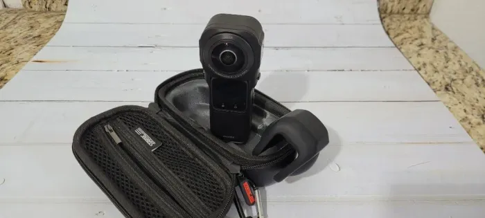 Câmera 360º Insta360 - RS1 - 1 polegada de sensor