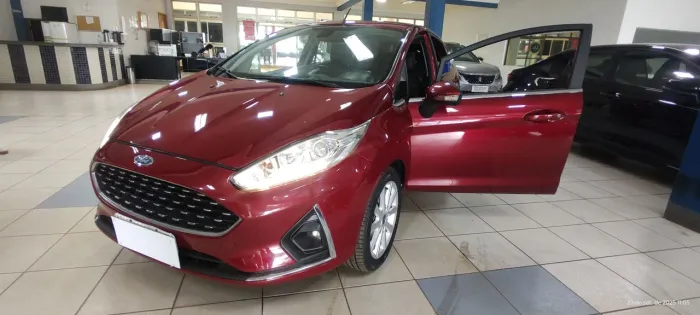 FORD FIESTA TITANIUM AUTOMÁTICO COM BANCO DE COURO