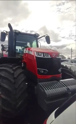 Trator Agrícola MF8737 equipado com Plantadeira MF Momentum, ano 2023
