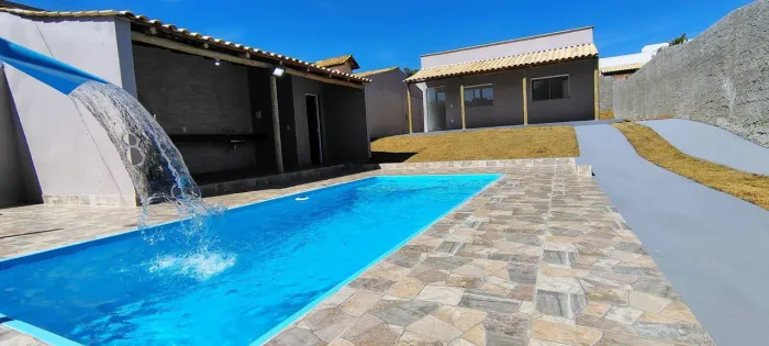 CHÁCRINHA COM PISCINA EM MATEUS LEME.