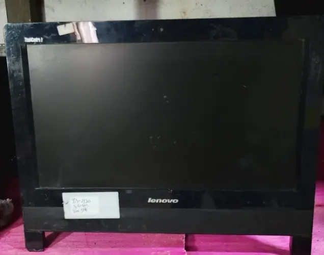 Computador All in one Lenovo ThinkCentre 72z 20 procesador Intel Core i3
