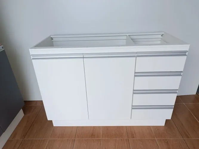 Balcão de cozinha em MDF branco