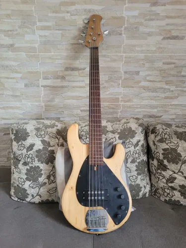 Baixo 5 cordas inteiriço luthier 