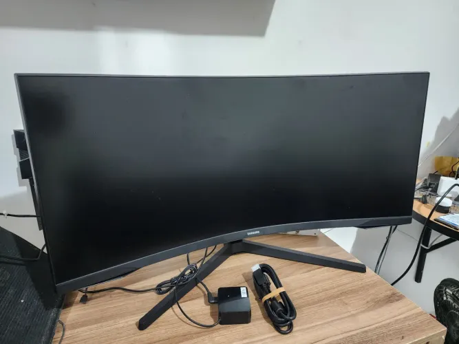 Monitor Samgung 34' 165Hz, 1Ms, QHD