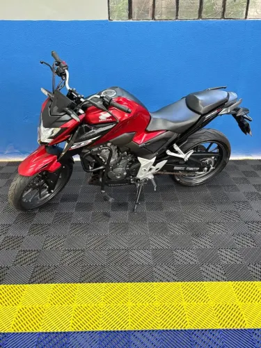 Honda CB 300f 2025- financio 