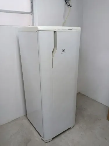 Geladeira Electrolux Frost Free ENTREGO