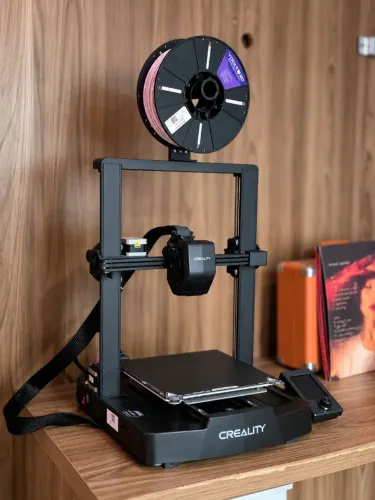 Impressora 3D Creality Ender 3 V2 - Apenas 4 Meses de Uso + Acessórios