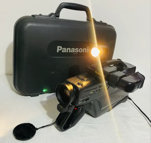 Filmadora de ombro Panasonic em estado impecável de conservação e 100% FUNCIONANDO!