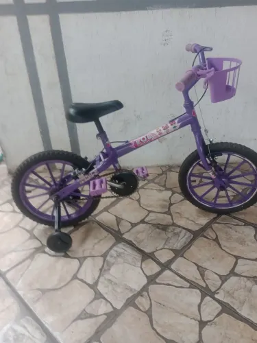 Bicicleta infantil aro 16 com personagem da LOL