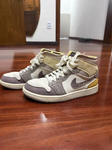 Air Jordan 1 Mid Craft Inside Out - Usado