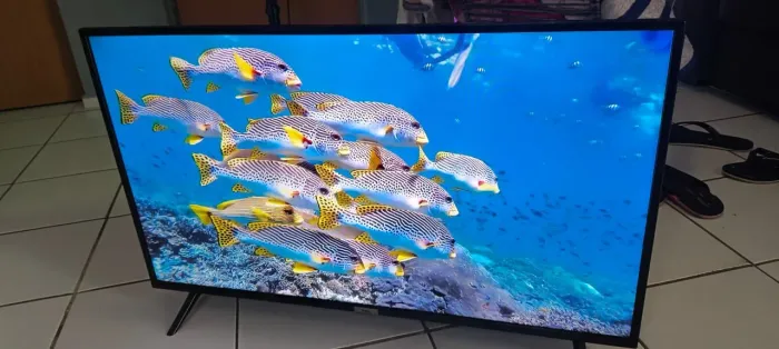 Tv 43 polegadas em perfeito estado de uso nova smart fina tcl muito top com garantia ainda