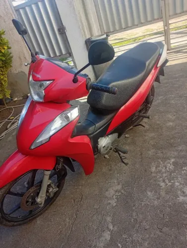Honda biz 125 partida e freio a disco