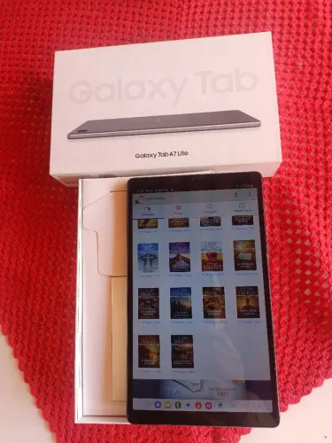 TABLET S6LITE SAMSUNG. 600,00. OU TROCA POR IPED antigo, de 12 polegadas.