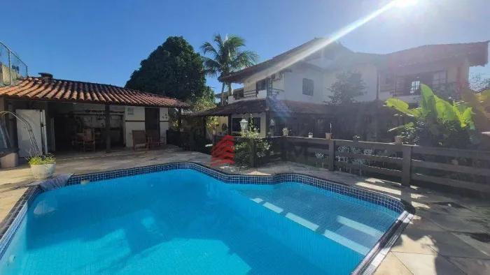 Casa à vemda com 4 quartos sendo 3 suítes no melhor ponto de Itaipu - Niterói - Porteira F