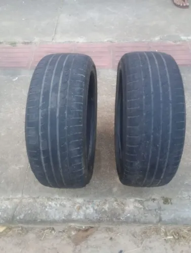 2 pneus em bom estado 