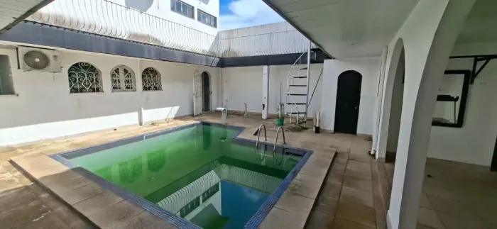 DOM PEDRO CASA COM 5 SUÍTES, S/ 1 TÉRREA, COM PISCINA
