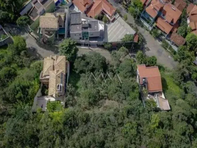 Terreno à Venda no Mangabeiras | 450 m²