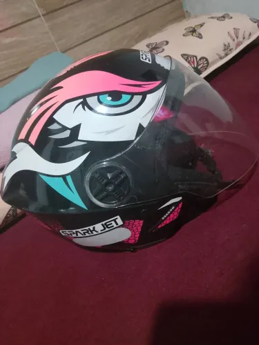 Capacete feminino