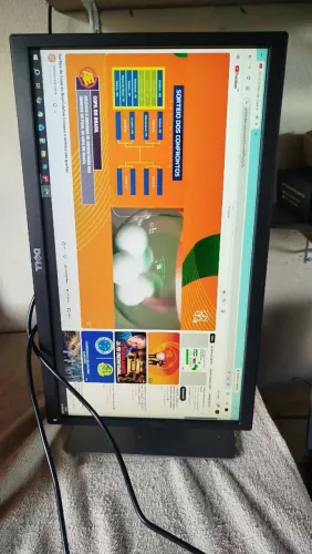Lote 3 Monitores Dell P2018 com HDMI 20 polegadas e suporte VEZA, só nessa quinta