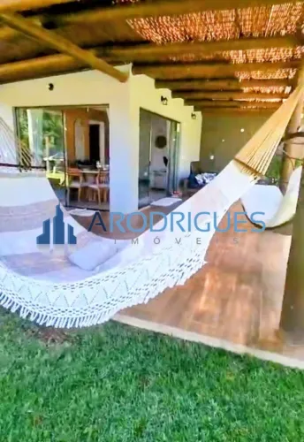 Casa Duplex Mobiliada à Venda em Praia do Forte Condomínio Alto Padrão Aceita Financiament