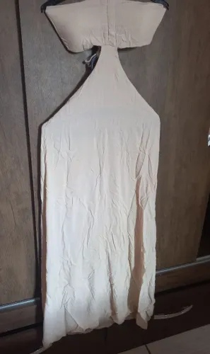 Vestido longo nude