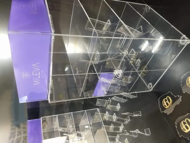 Vitrine de acrílico 