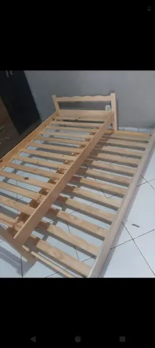Cama solteiro madeira com bicama/ cama auxiliar 