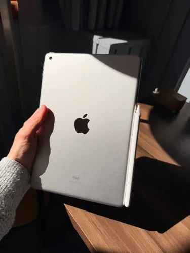 iPad 8 128GB