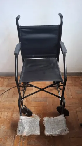 Cadeira de rodas Econômica