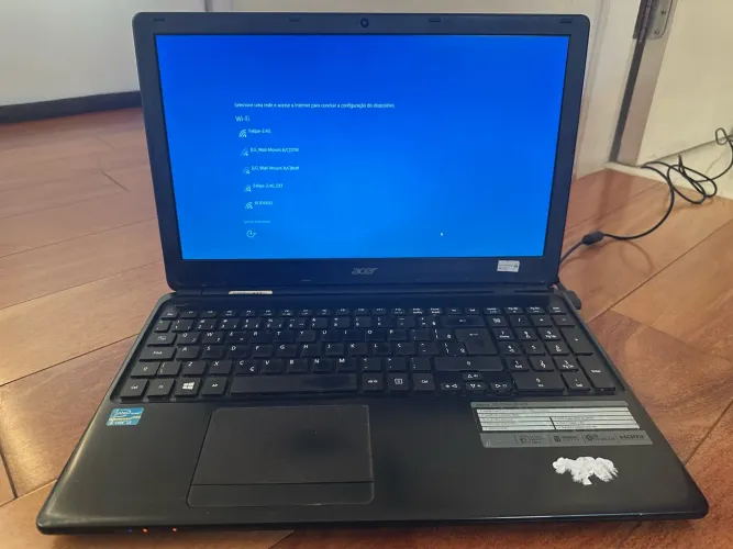 Computador Portátil Acer Aspire E1-570 15.6" - Core i3 / 8GB RAM / 237GB SSD