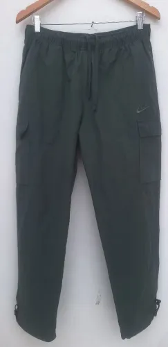 Calça cargo Nike verde militar