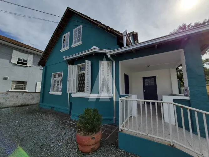 Casa comercial de 160 m² com 10 salas internas no bairro Bucarein.