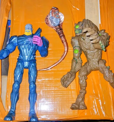 3 bonecos elementor, max steel
